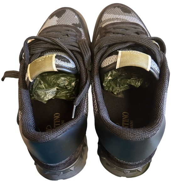 Valentino Garavani MESH FABRIC CAMOUFLAGE ROCKRUNNER SNEAKER in black/stone 42 - Picture 2 of 8